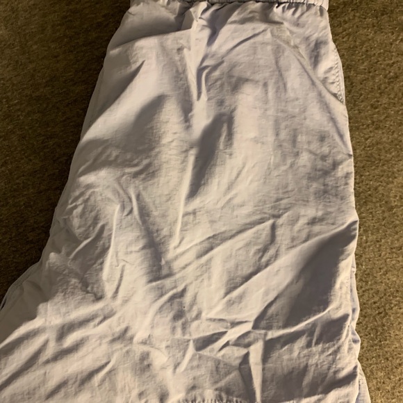 North face shorts - Picture 2 of 3